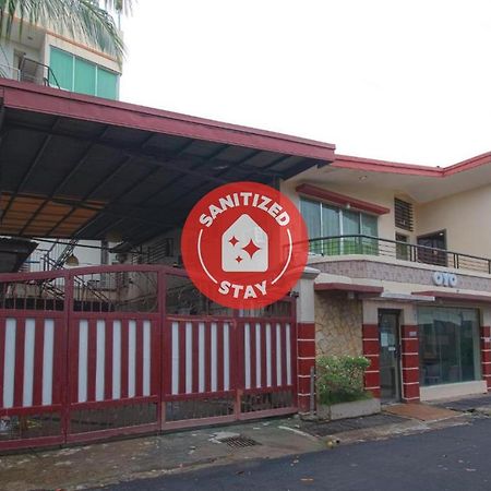 Vaccinated Staff-Oyo 655 Mambaling Pension Cebu Εξωτερικό φωτογραφία
